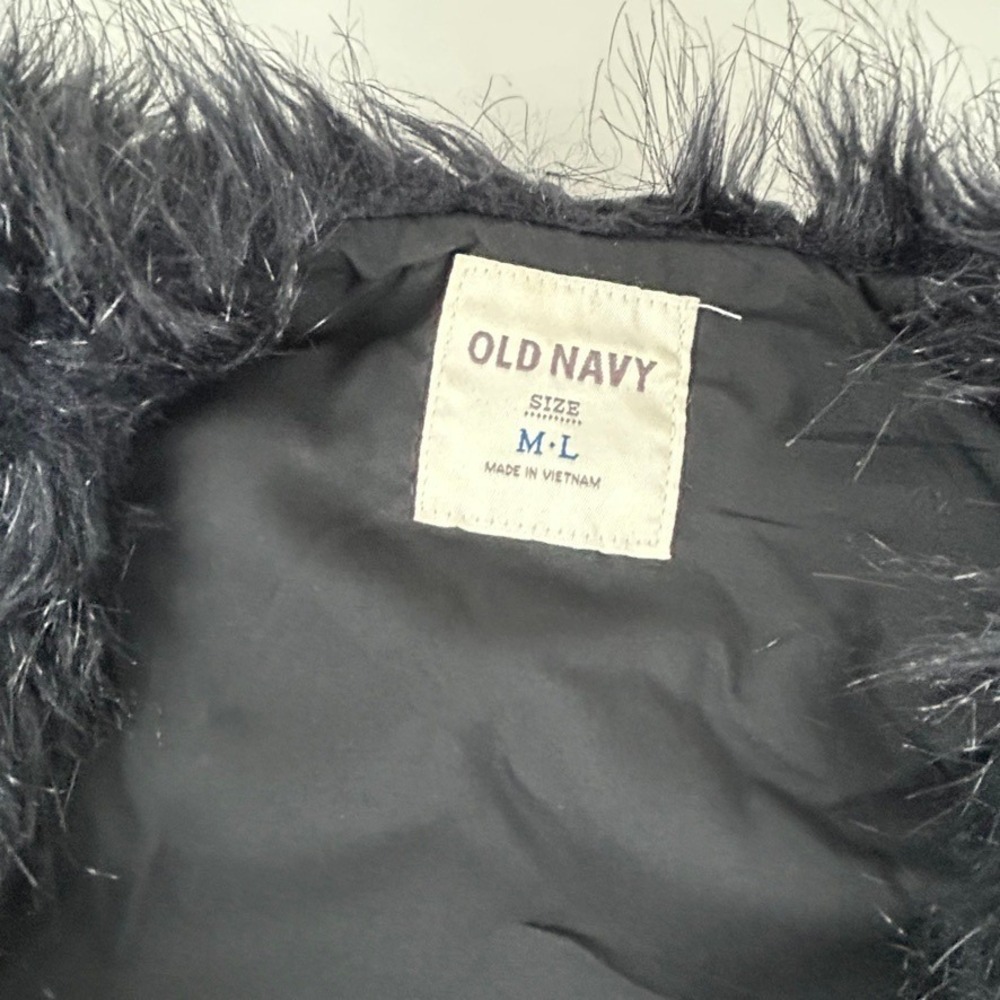 Black Faux Fur Vest Sleeveless Medium/Large Black Cat Large ML Fuzzy Outerwear - Picture 6 of 9